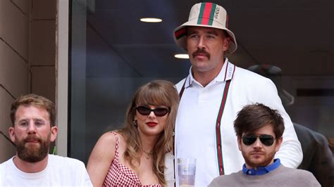 gucci dfs|Taylor Swift and Travis Kelce serve couple goals at the US Open .